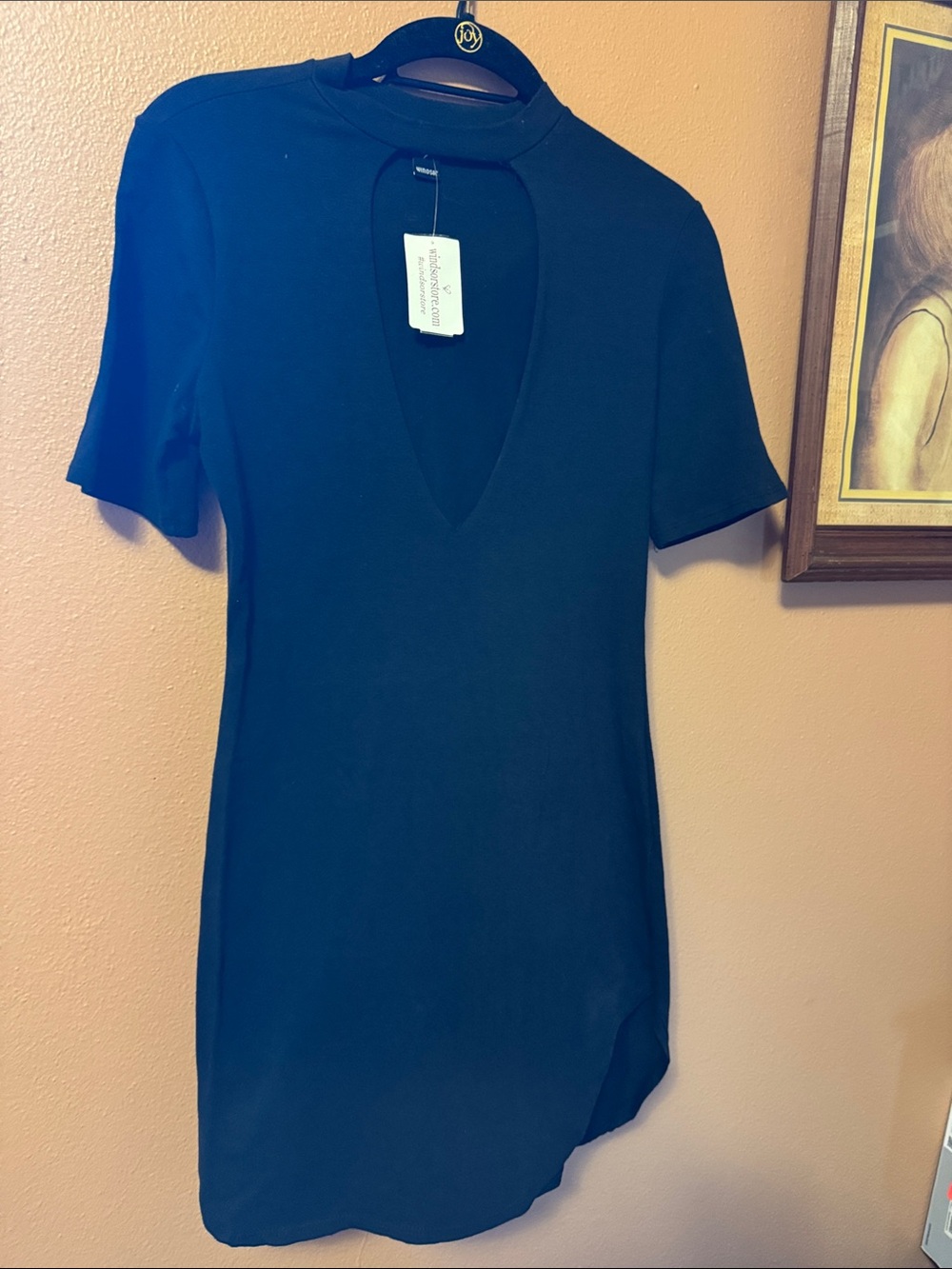 Windsor Black Short-Sleeve Keyhole V-Neck Dress